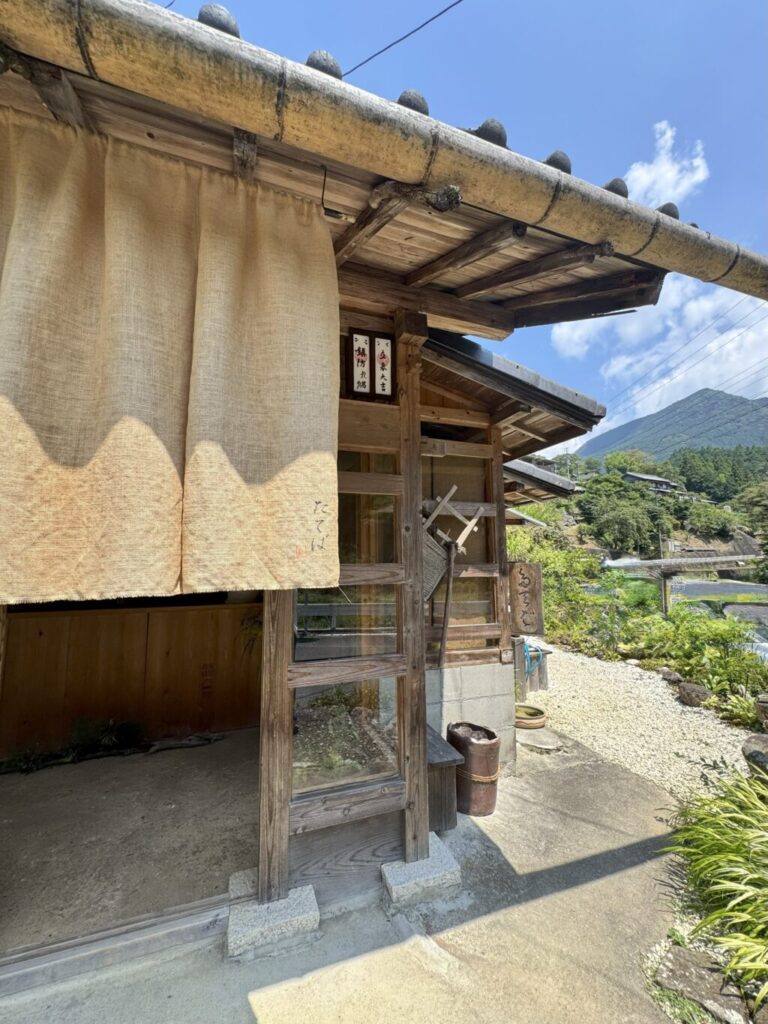 古民家カフェ「たてば」入り口付近の様子