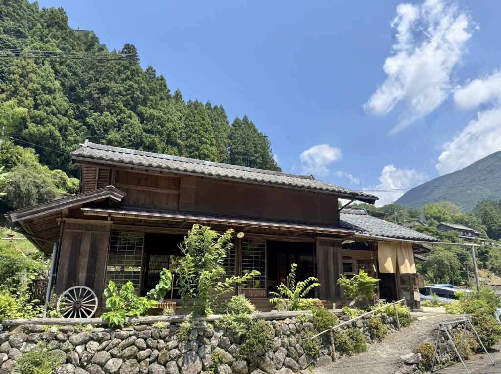 ひっそりと佇む小さな古民家カフェ「たてば」