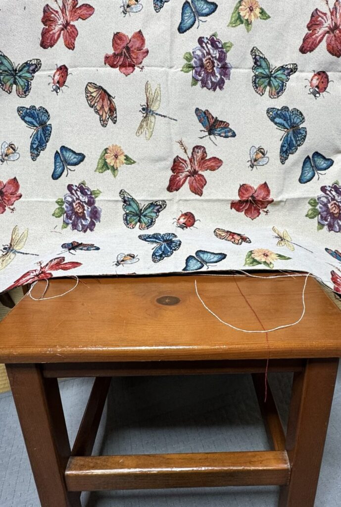 藤井風さんの衣装に似た蝶柄の生地