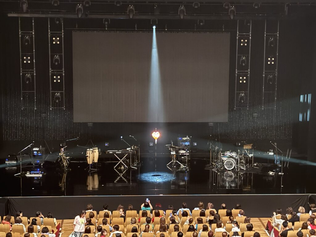 郷ひろみコンサート2026 開演前のアクトシティ浜松大ホール